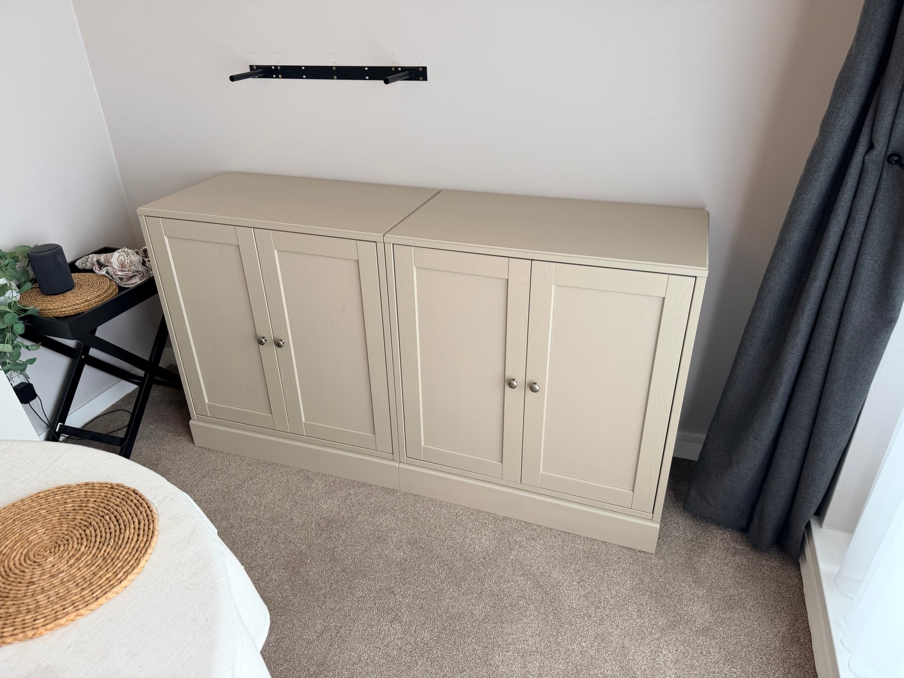 Sideboard assembly